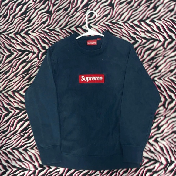 Supreme Black Crewneck Sweater running small fit S-M - Picture 2 of 5